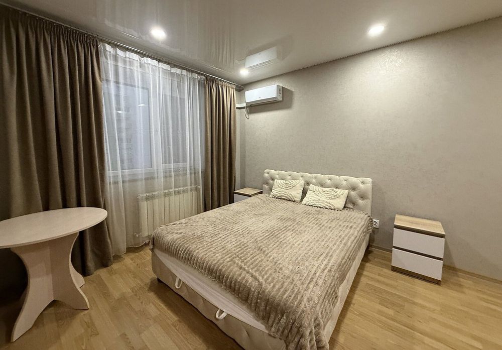 Продам терміново ! Квартира з ремонтом меблями та технікою, 1-кімн., 37 м², Ірпінь. Поруч центральний парк