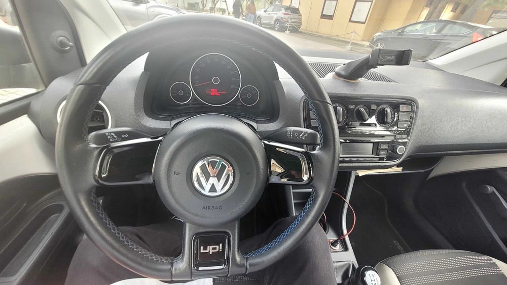 Volkswagen Up! High UP 1.0 Bluemotion