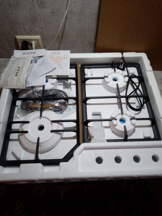 Варочная поверхность газовая Perfelli HGM 61424 WH