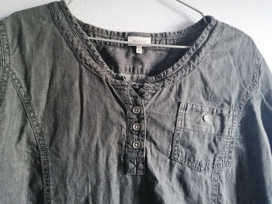 Szara bluzka z guzikami wygodna