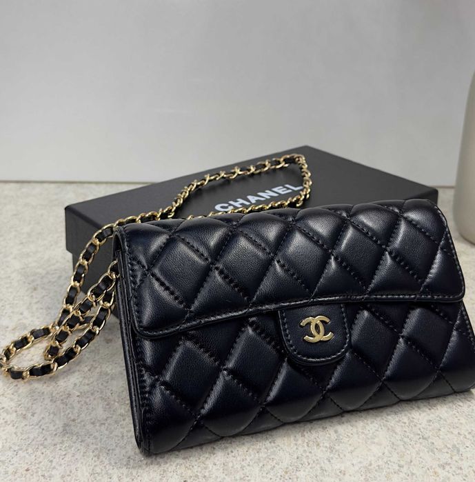 Сумка Chanel кросбоді / Женская кожаная сумка Шанель на цепочке