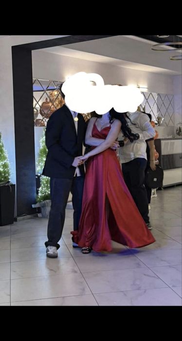 Sukienka czerwona na studniówke lub urodziny