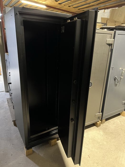 Сейфи для збереження документів від пожежі та взлому