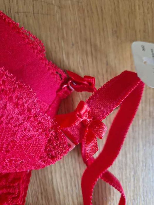 Biustonosz typu push up z odpinanymi ramiączkami Konrad 60 D nowy