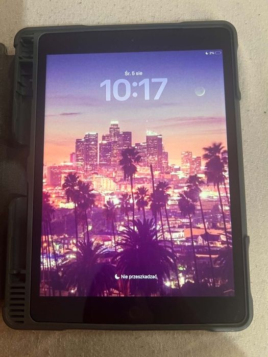 Ipad 8 generacji + klawiatura