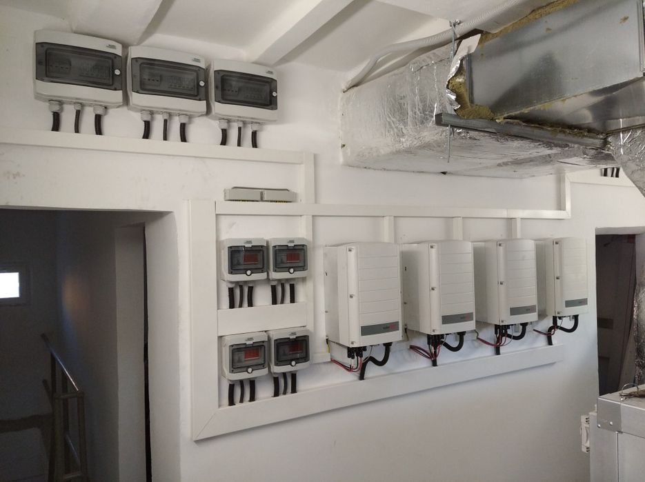 Монтаж сонячних панелей і систем резервного живлення