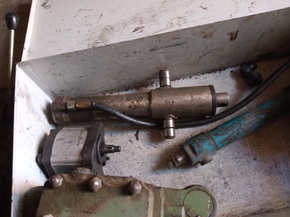 Hydrauliczne graty. Siłowniki pompy rozdzielacze