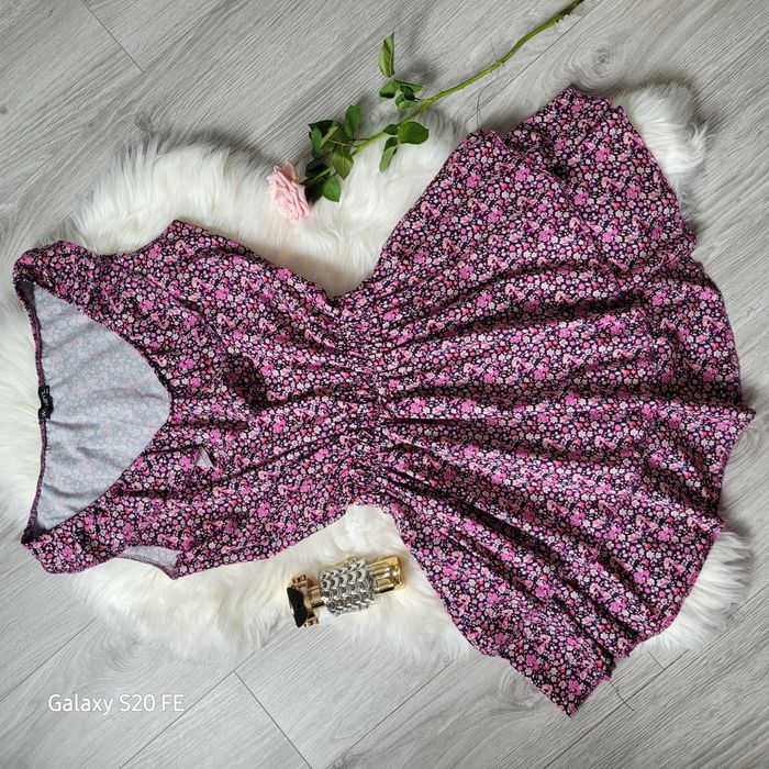 Sukienka rozkloszowana z falbankami koktajlowa wassyl xs s