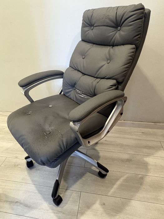 Fotel biurowy obrotowy ze skóry ekologicznej