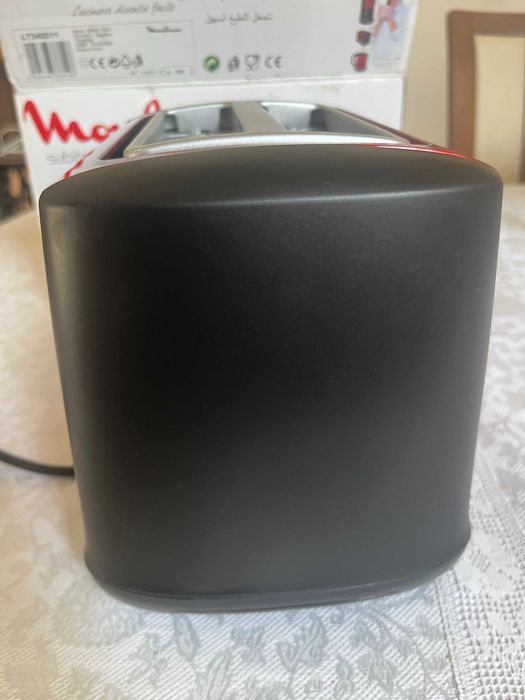 Toster Moulinex Subito LT340D11 w kolorze czerwonym