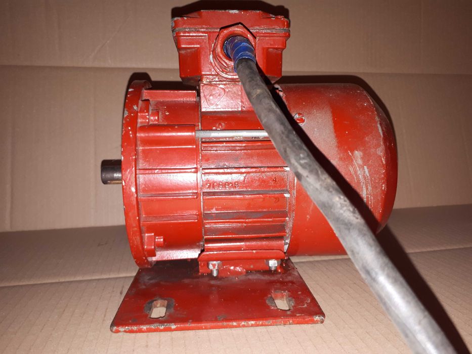 Silnik elektryczny BESEL Skf 71-4A,