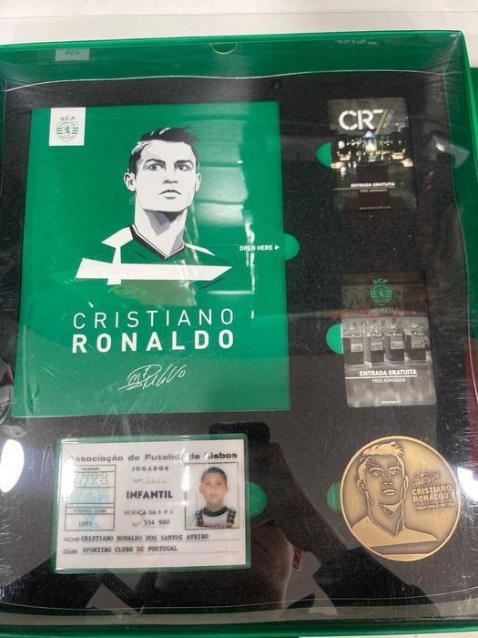 Caixa Cr7/Sporting edição limitada: Camisa/Livro/medalha/bilhetes...