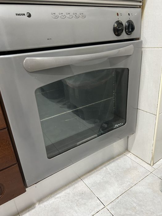 Forno elétrico  de encastrar Fagor