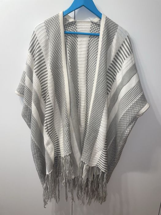 Dzianina narzutka narzuta poncho kimono beige rozmiar uniwesalny oversized