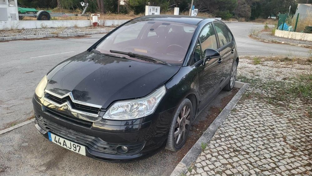 Citroen C4   1.4 gasolina   245.000klms Reais

1.4 GASOLINA COM 235000KM 

LOCAL SESIMBRA