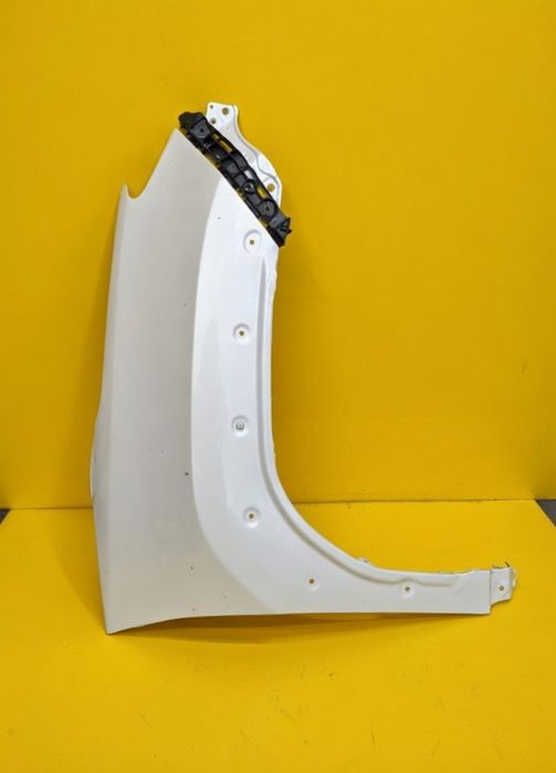 Передня праве крило Toyota Yaris Cross