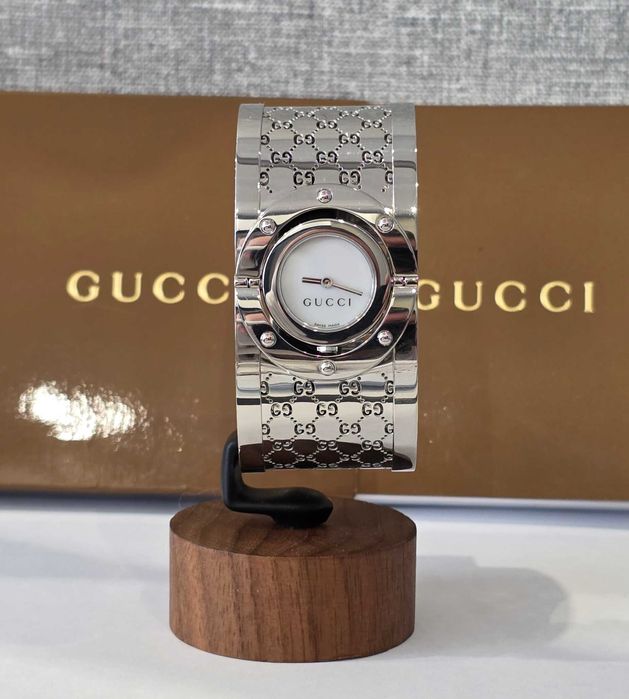 Жіночий годинник Gucci Swiss made