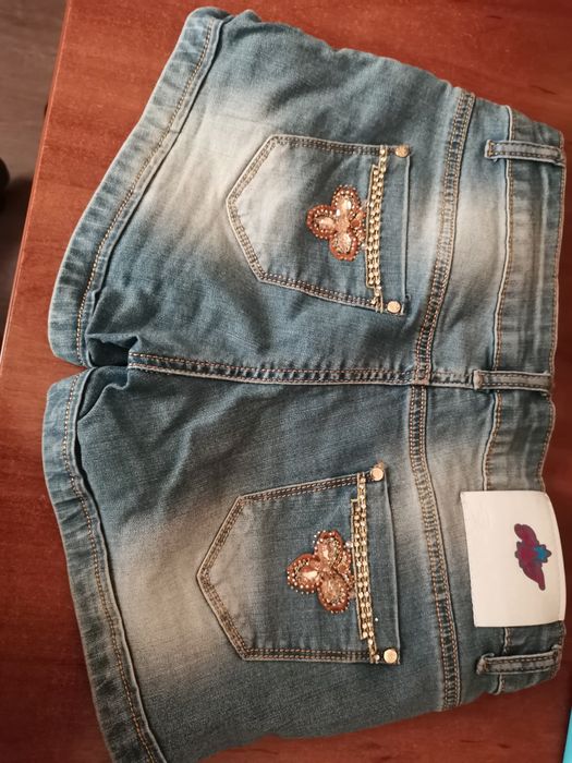 Шорты джинсовые.