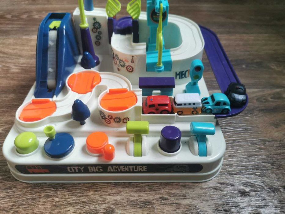 Трек з машинками T802A