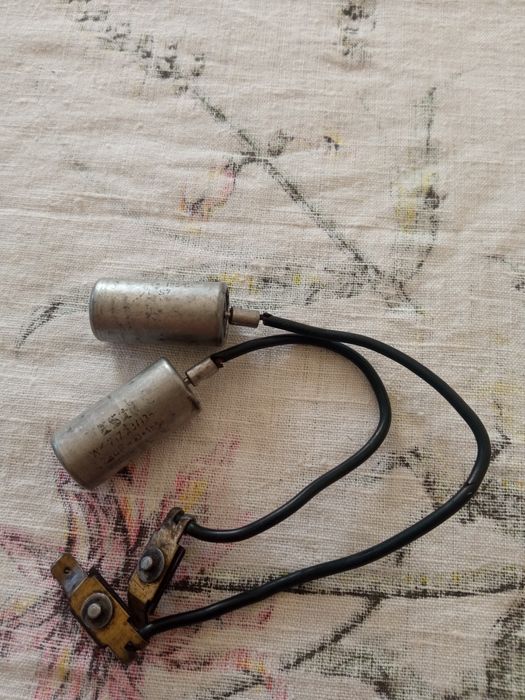 Конденсатори Ява, Чезет.