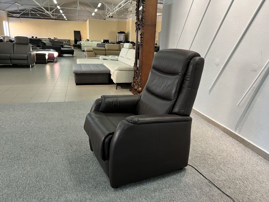 Крісло темно коричневе шкіряне реклайнер електро привід Hukla