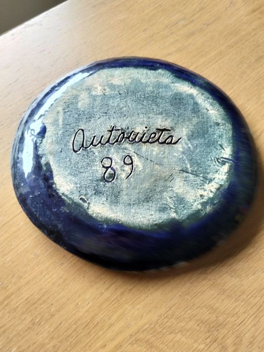 Conjunto de cerâmica artesanal assinada Antonieta (1988/89) – peças únicas vintage