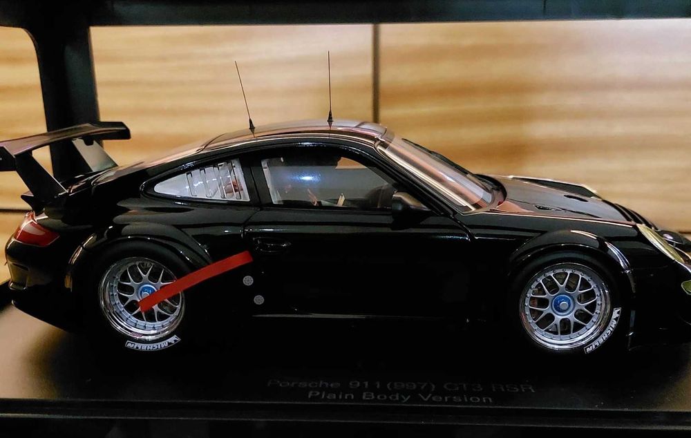 Porsche 911 (997) GT3 RSR Plain Body Version 2010 AUTOart 1:18
