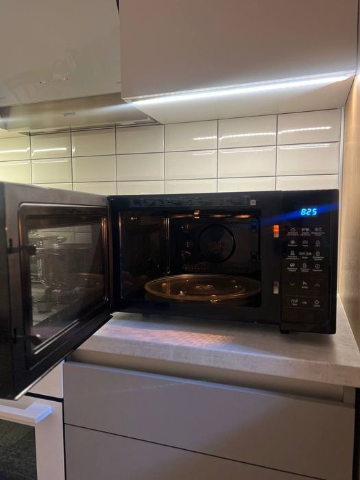 Мікрохвильова піч духовка (НВЧ) Samsung