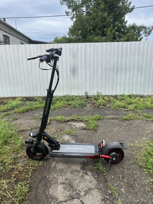 Продам самокат Kugo m4 pro