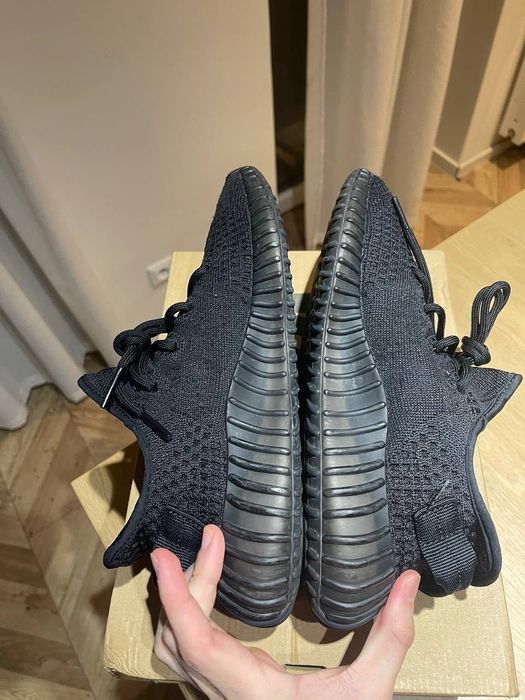adidas Yeezy boost 350 v2 Onyx 41 black white carbon