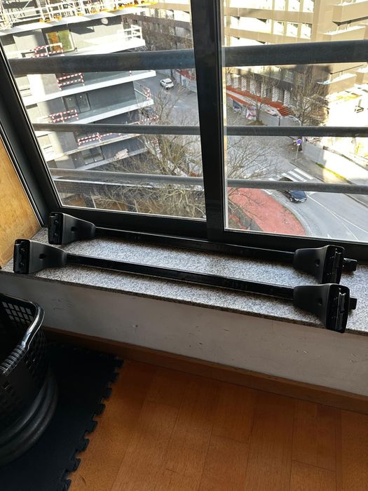 Barras em aço marca Thule