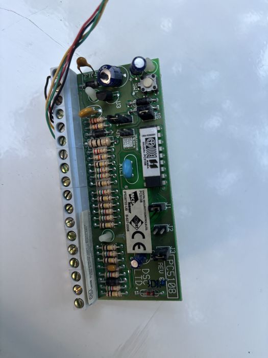 Zestaw alarmowy DSC PC5015 – klawiatura, 2× PC5108, PC5204