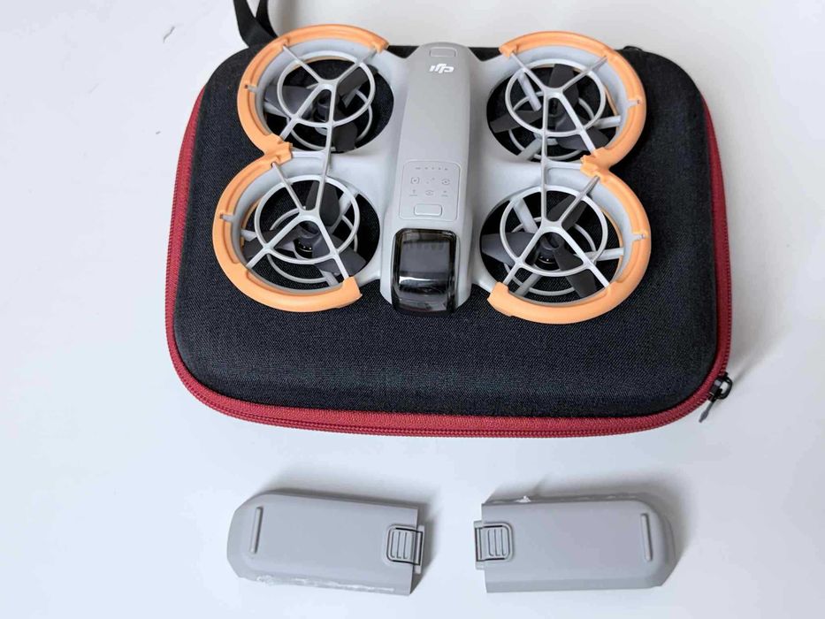 Dron DJI Neo + DJI pilot + 2 baterie + inne dodatki