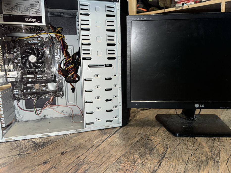 **DO NEGOCJACJI** Sprzedam komputer stacjonarny pod baze czy testy