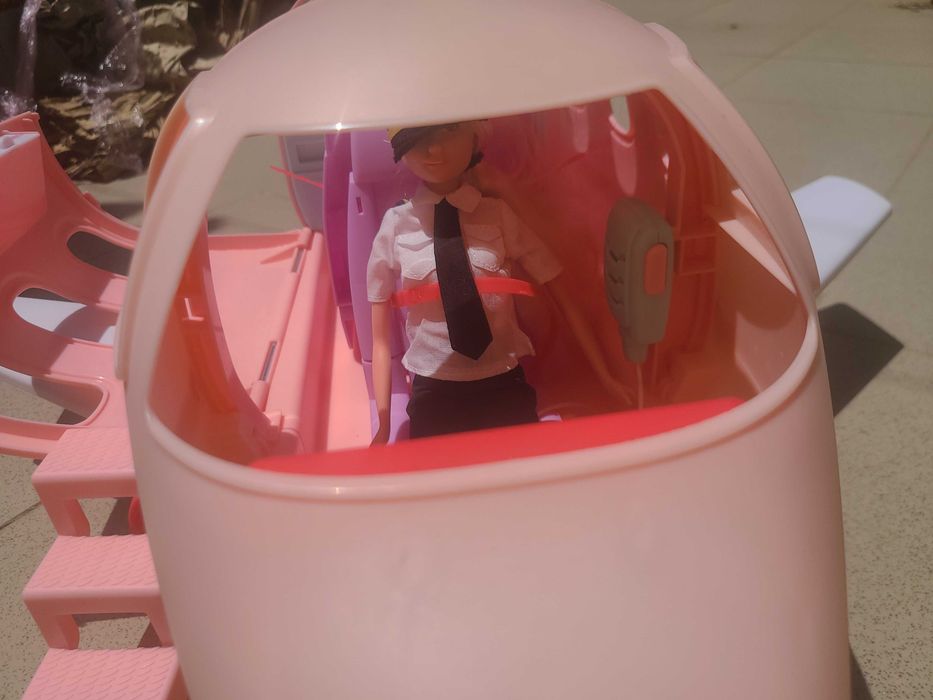 Barbie piloto + avião