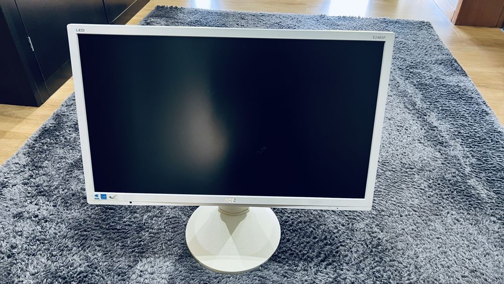 Monitor AOC 24”