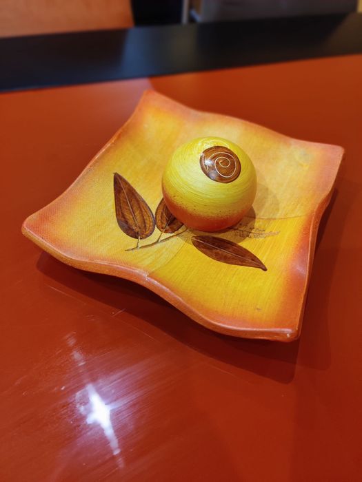 Mesa com tampo de vidro + 6 cadeiras (oferta de tapete e decoraçao)