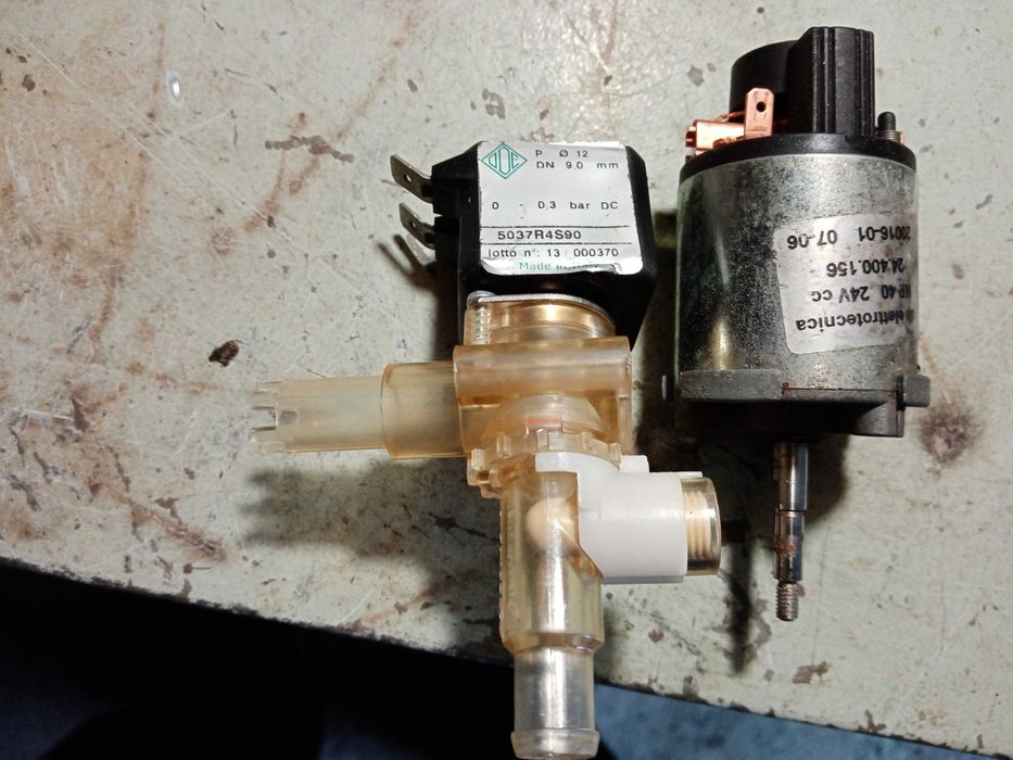 Запчасти для кофемашин много