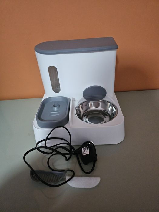 Dispensador de água e comida para gatos e cães pequenos
