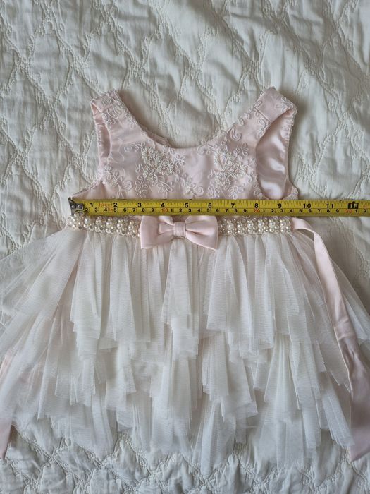 Ніжна святкова сукня, 74 р