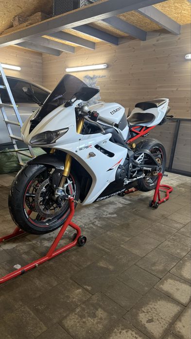 Triumph daytona 675