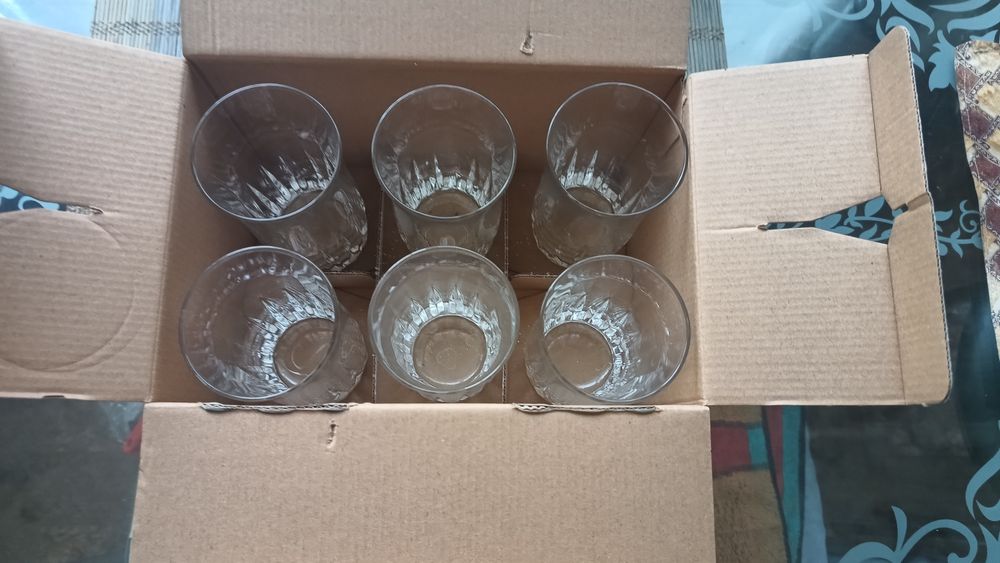 Чашки, стаканы, бокалы