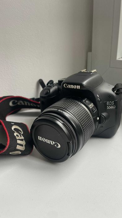 Фотоапарат Canon EOS 550D