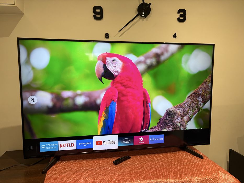 Samsung 65 LED UHD 4K Smart TV WiFi Disney Netflix !!