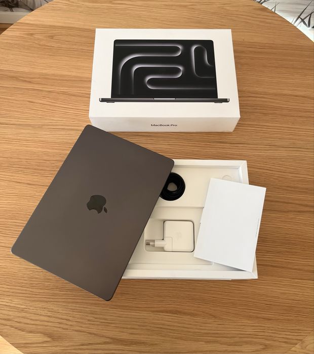 Macbook Pro 14” M3 Pro 18gb RAM 512gb SSD