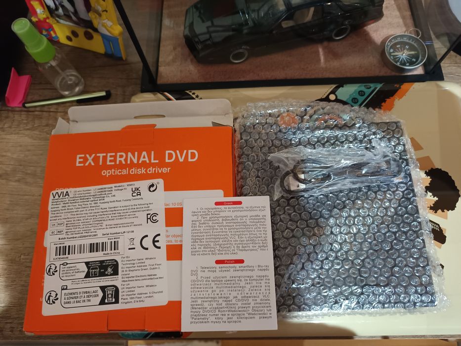 Vendo exterior bvd novo preto bom estado para computador e a televisão
