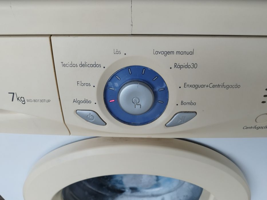 Maquina de lavar roupa LG como nova