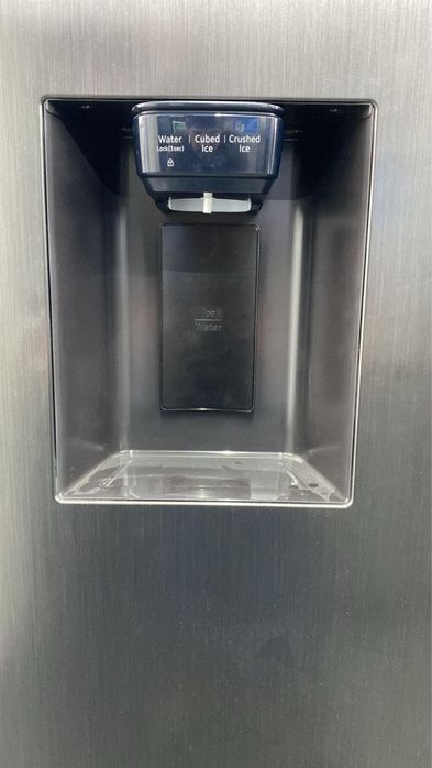 Nowa dwudrzwiowa lodówka Samsung z kostkarką! Okazja