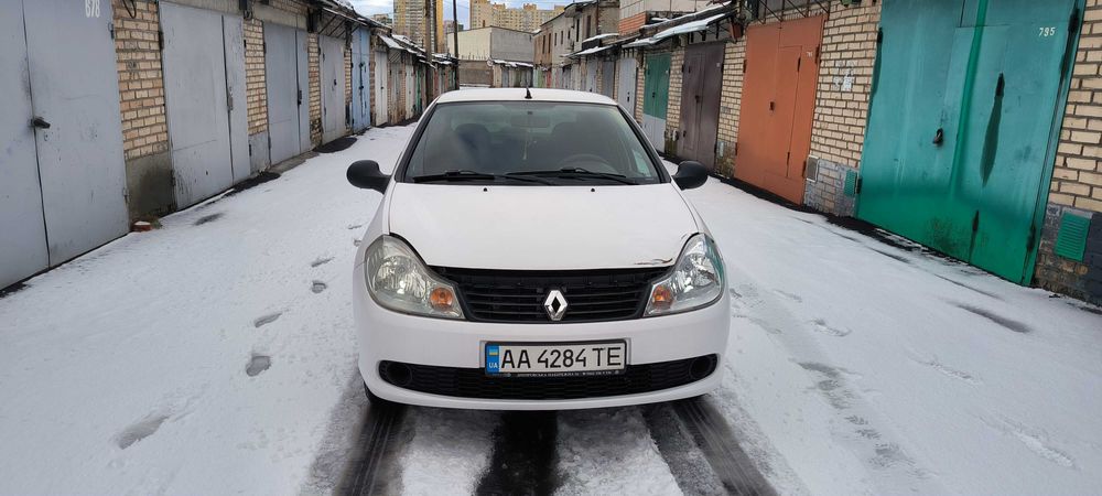 Продаю Renault Clio Symbol седан. Авто в гарному стані, нічого не підтікає, не відпадає, їде добре. Використовувалась у власних цілях для поїздок на роботу, на дачу, по справах, тому і пробіг невеличкий. Має пошкодження по кузову, суттєвих дтп не було. З авто все добре, погоджуюсь на перевірку.
