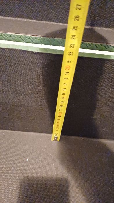 Baú de madeira de cor verde